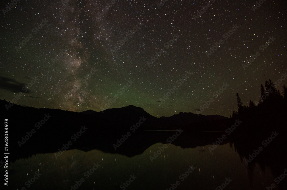 Obraz premium Night time in the Canadian Rockies