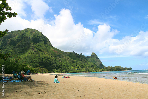 Tunnels Beach (Makua Beach) is a renowned snorkeling and diving destination on Kauai's North Shore