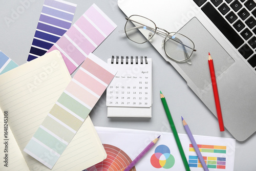 Calendar with paint color p...