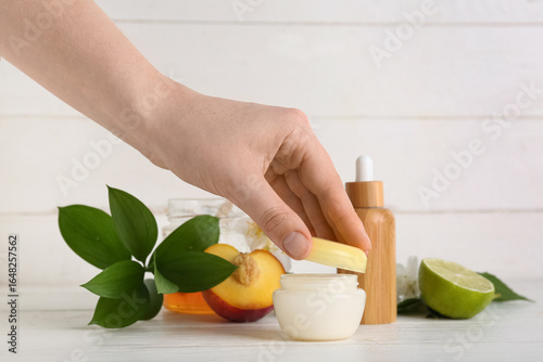 Hand opening natural skinca...