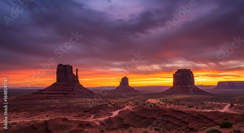 夕焼けの砂漠風景写真