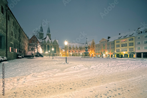 Altstadtmarkt in Braunschweig mit Gewandhaus, Martinikirche und Altstadtrathaus bei Nacht