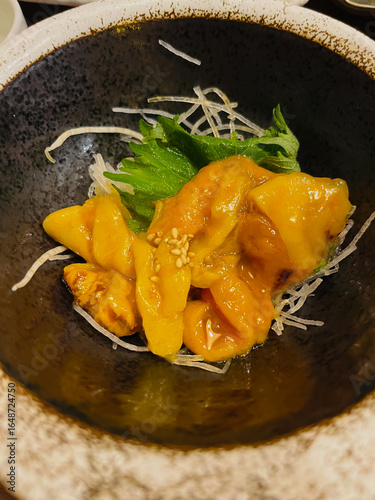 石巻名産ホヤの刺し身（別角度）