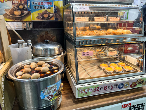 台湾のコンビニのホットスナックと煮卵