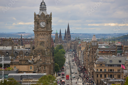 Slika na platnu Edinburgh city center, capturing the architecture and vibrant streets