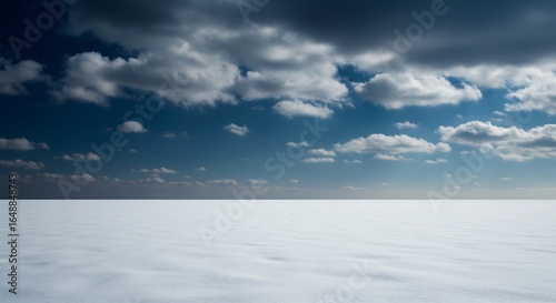 水平線広がる雪原 深い青の空 雲たなびく静寂な冬景色. AI Generated