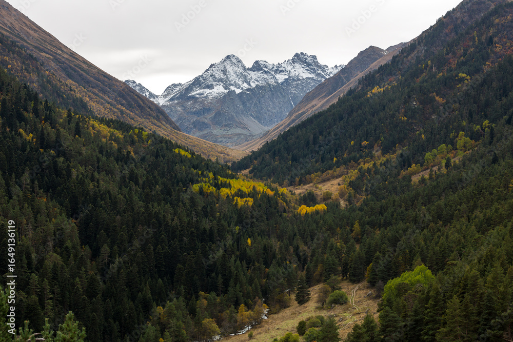 Obraz premium View of Caucasus mountains in autumn