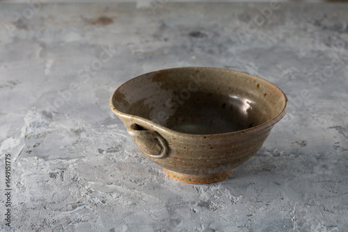 Chawan Katakuchi Yakimono Karatsu-Yaki Karatsu Ware Japanese Spouted Tea Bowl with Kiln Mark – Handmade Pottery Chawan for Tea Ceremony