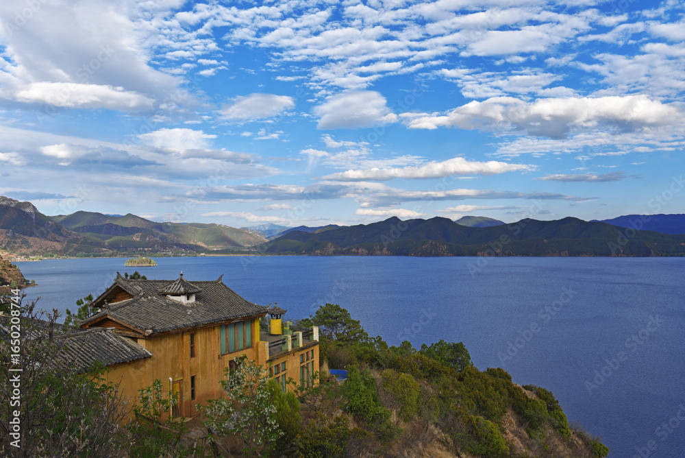 Fototapeta premium Clear Blue Sky Over Mountain Lake Outdoor Landscape Photo