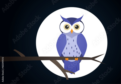 Búho nocturno posado en una rama por la noche