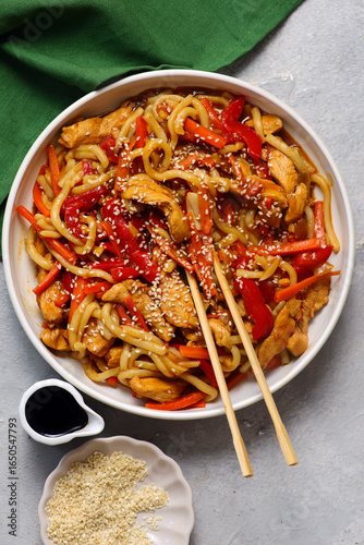 Udon noodles with chicken, vegetables and teriyaki sauce