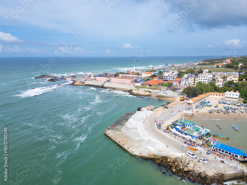 Fotografija Aerial drone view of Kumari Amman Temple in Kanyakumari, Tamil Nadu, India