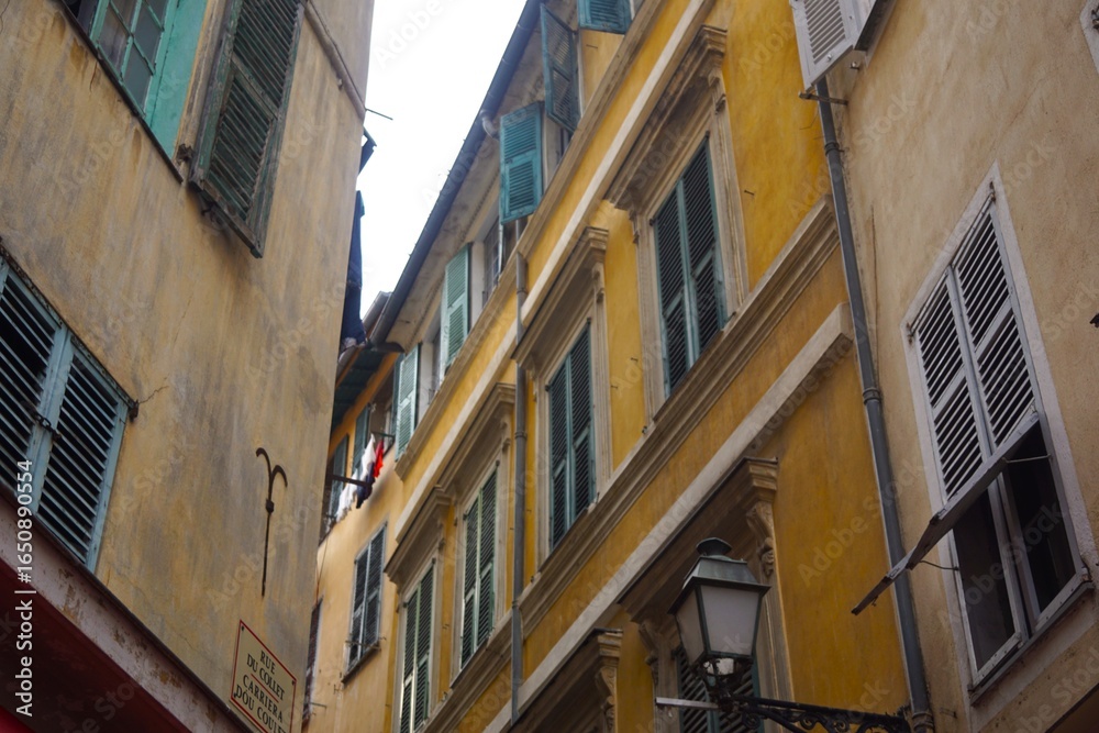 Obraz premium narrow street in nice