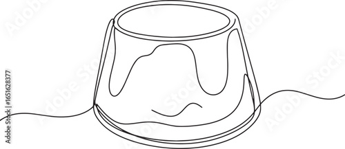 Elegant continuous line drawing of panna cotta dessert, minimali