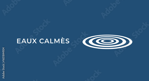 EAUX CALMÈS, logo avec des ondulations sur l'eau. Concept de sérénité, de bien-être et de tranquillité sur fond bleu.