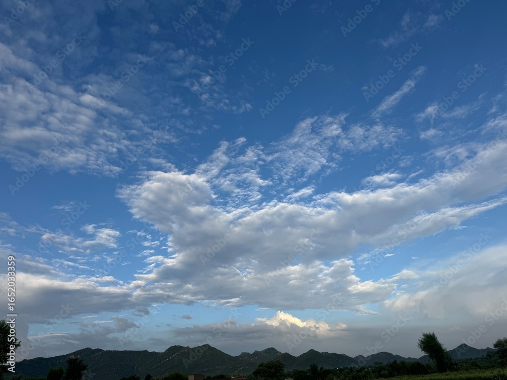 Obraz premium Beautiful Sky Transformation After Rain