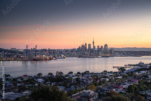 Cuadro en lienzo center of Auckland