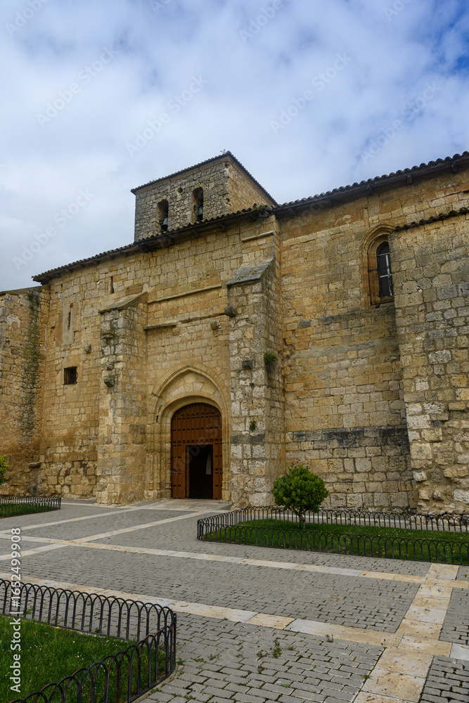 Obraz premium Church of Nuestra Sra de la Asuncion in Melgar de Yuso, Palencia
