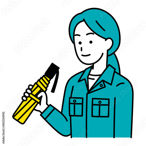 折り畳み傘を持つ作業員の女性