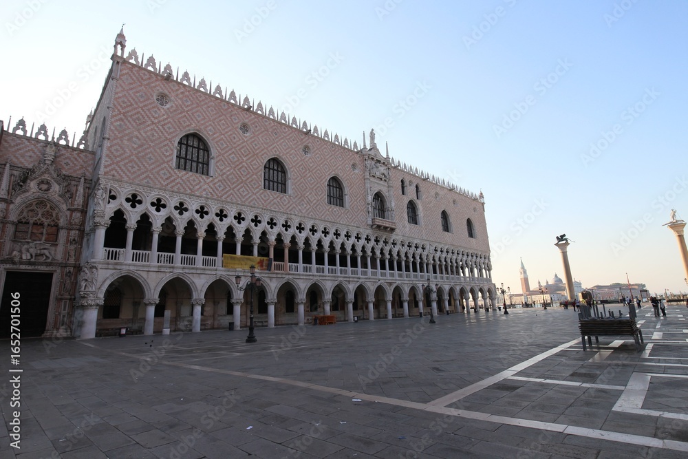 Fototapeta premium Morning view of Doge's Palace in Venice, Italy