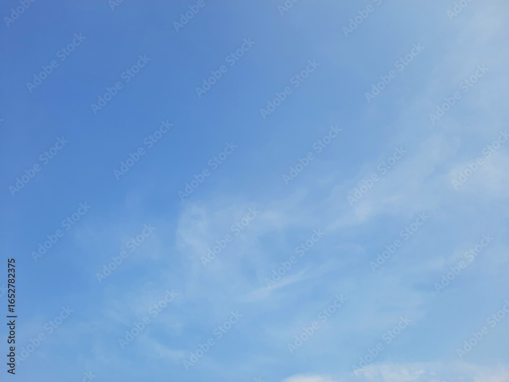 Fototapeta premium Soft blue sky with clouds 