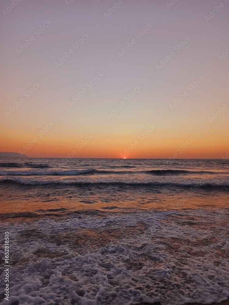 Obraz premium sunset over the beach