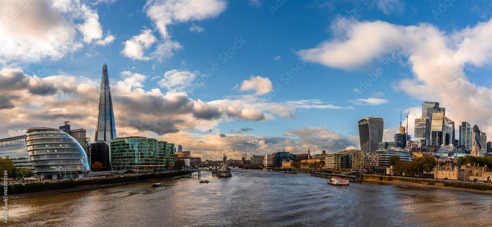 Fototapeta premium London Building & River
