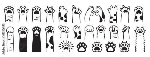 Paw doodle. cute cats paws hand drawn icon set. Outline drawing paws pet line clipart symbol collection