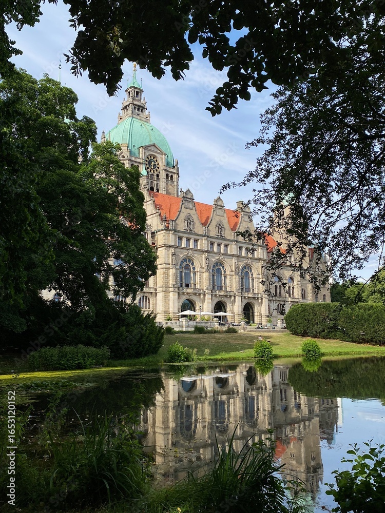 Obraz premium New Town Hall or Neues Rathaus in Hannover, Germany. 