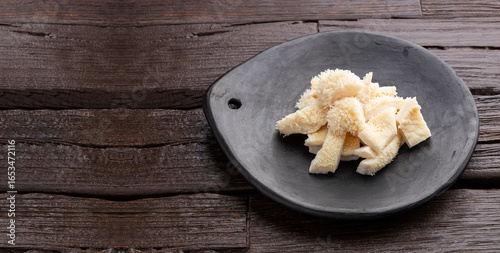 Tableau sur toile Chopped raw tripe on a plate - beef second stomach