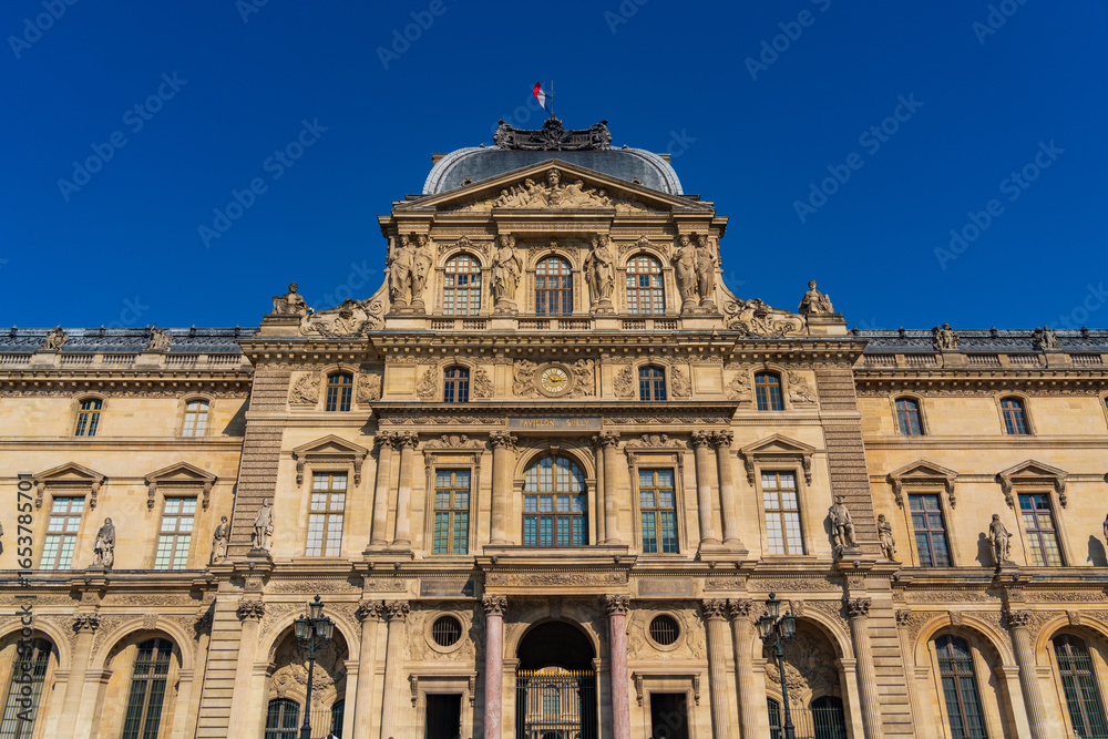 Fototapeta premium Louvre, a national art museum in Paris, France