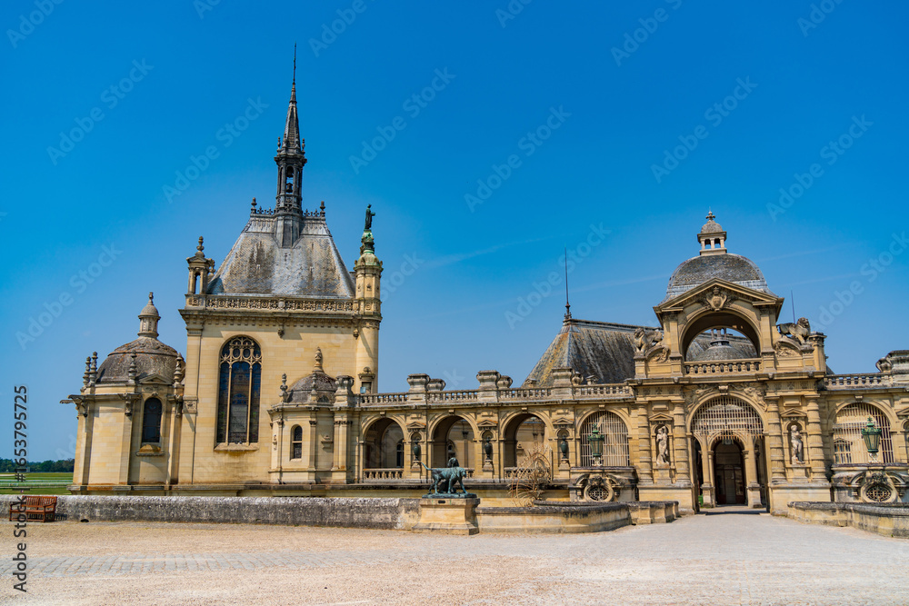 Obraz premium Chateau de Chantilly, a historic castle in Chantilly, France
