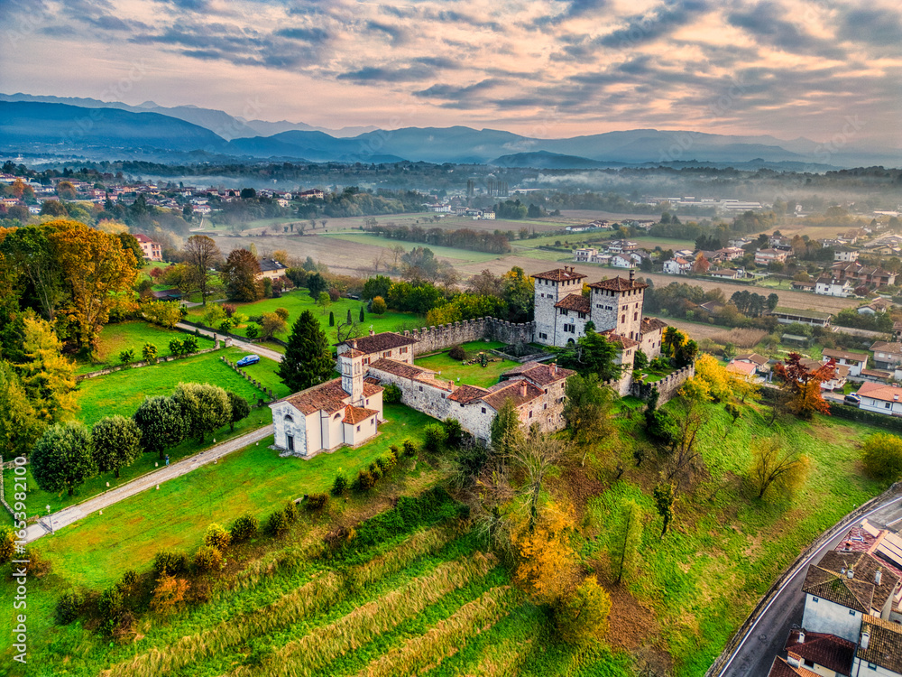 Fototapeta premium Autumn in the hills of Friuli. Cassacco Castle
