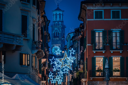 Verona. Where the magic of art intertwines with the atmosphere of Advent. The land of Romeo and Juliet.