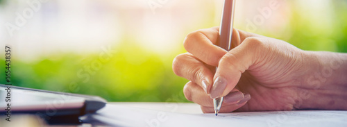 Fotografija Banner Businesswoman hands note meeting document in conference room