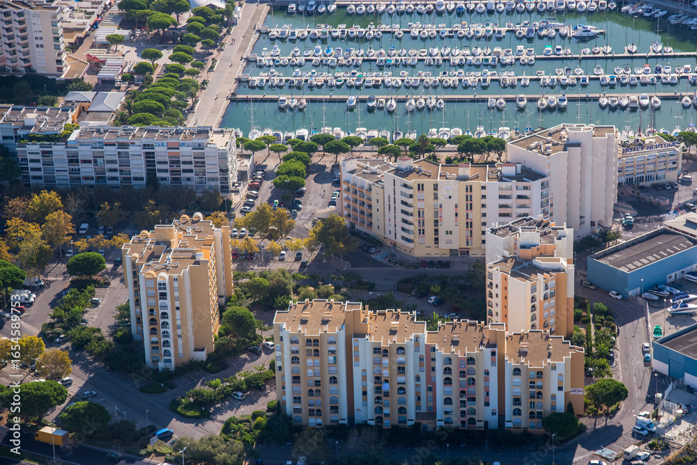 Naklejka premium vue aérienne de Carnon au sud de la France