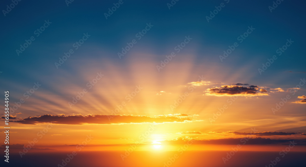 Obraz premium Sunset sky with golden light