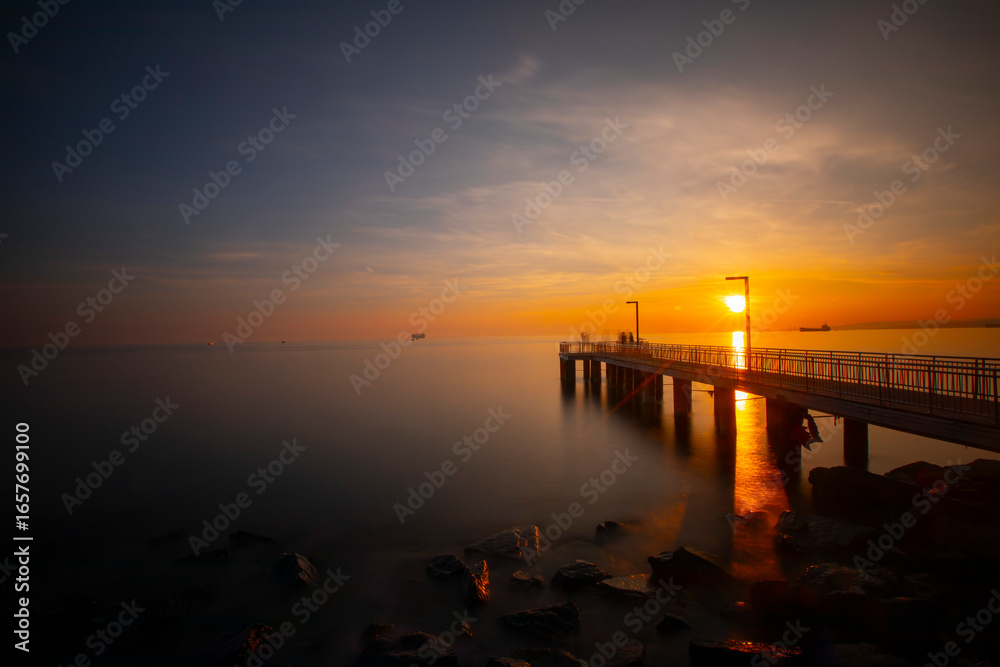 Fototapeta premium long exposure of the large pier