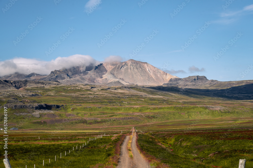 Obraz premium Fantastic mountain landscape along the Ring Road in Iceland. Nature and places for wonderful trips in southwest Iceland