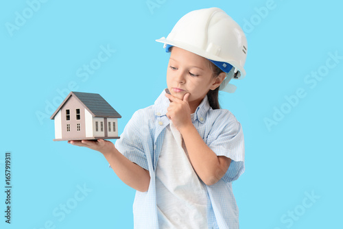 Thoughtful little architect...