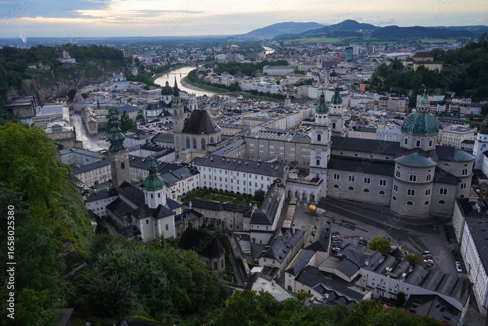 Obraz premium オーストリア_ホーエンザルツブルク城