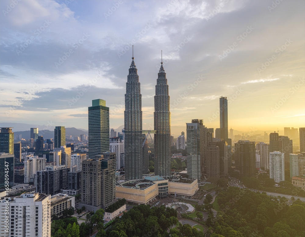 Fototapeta premium Time-lapse Kuala Lumpur skyline