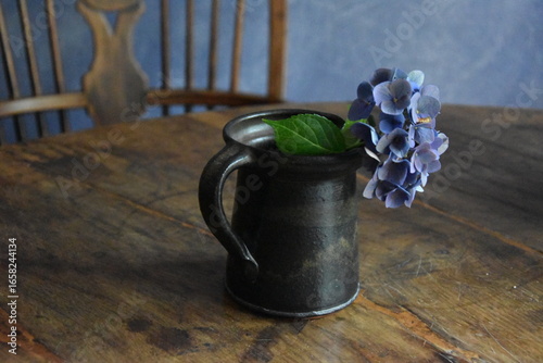 Krug mit Hortensie
