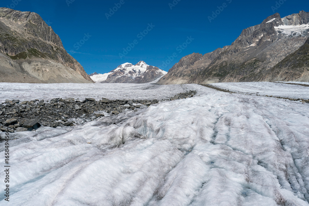 Obraz premium Mittelmoräne auf dem Großen Aletschgletscher, Schweiz
