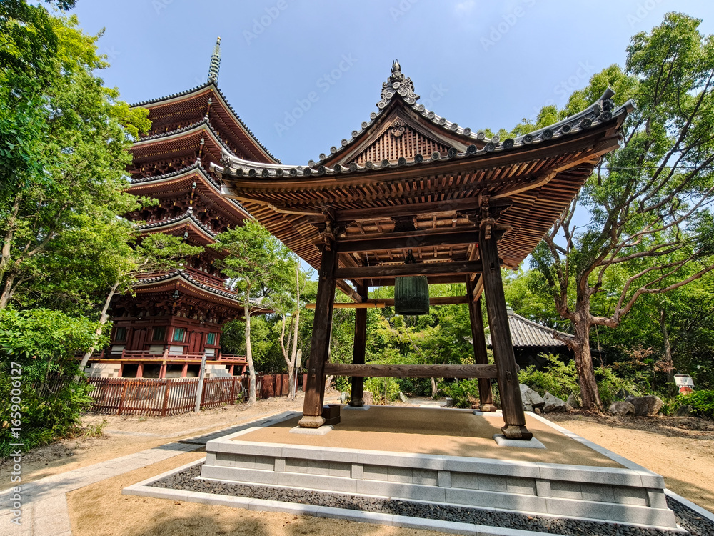 Fototapeta premium Shido-ji Buddhist Temple (志度寺), the 86th stop on the Shikoku 88 Temple Pilgrimage. 