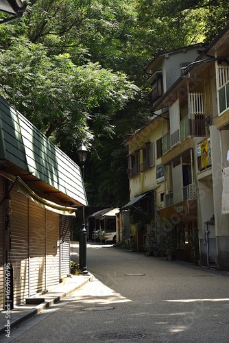 箕面の滝へ続く道