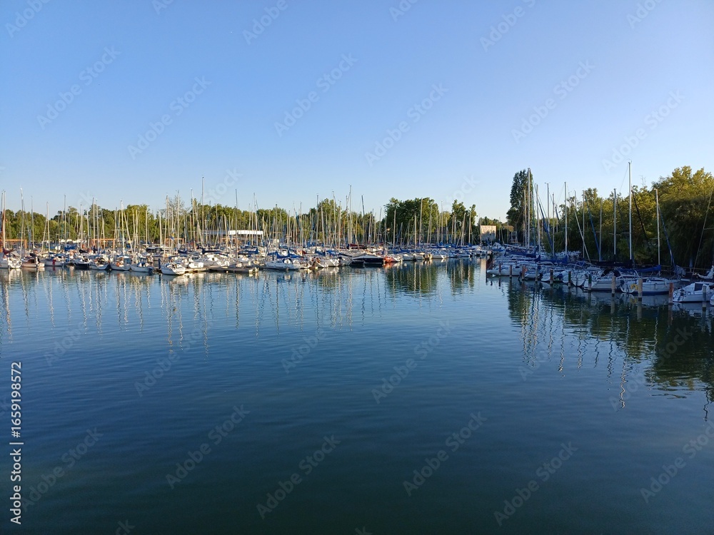 Fototapeta premium boats in the harbor