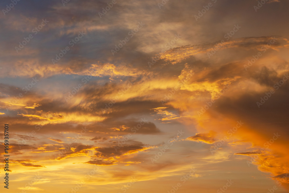 Fototapeta premium 夏の空 夕暮れの時の空と雲150