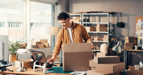 Papier peint Laptop, logistics and man with box in office for stock, inventory management and check label