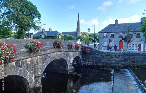 Wallpaper Mural dans les rues de la ville de Westport en Irlande Torontodigital.ca